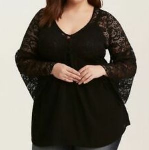 Torrid Lace Babydoll Bell Sleeve Top Size 2 NWT